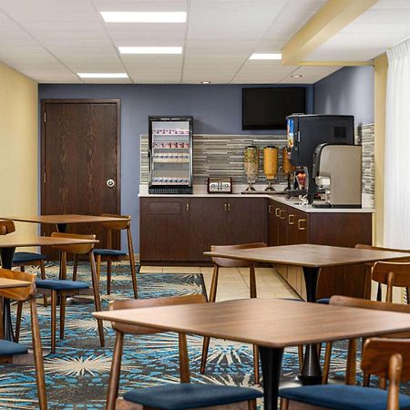 Days Inn By Wyndham Grand Island I-80 Doniphan Esterno foto