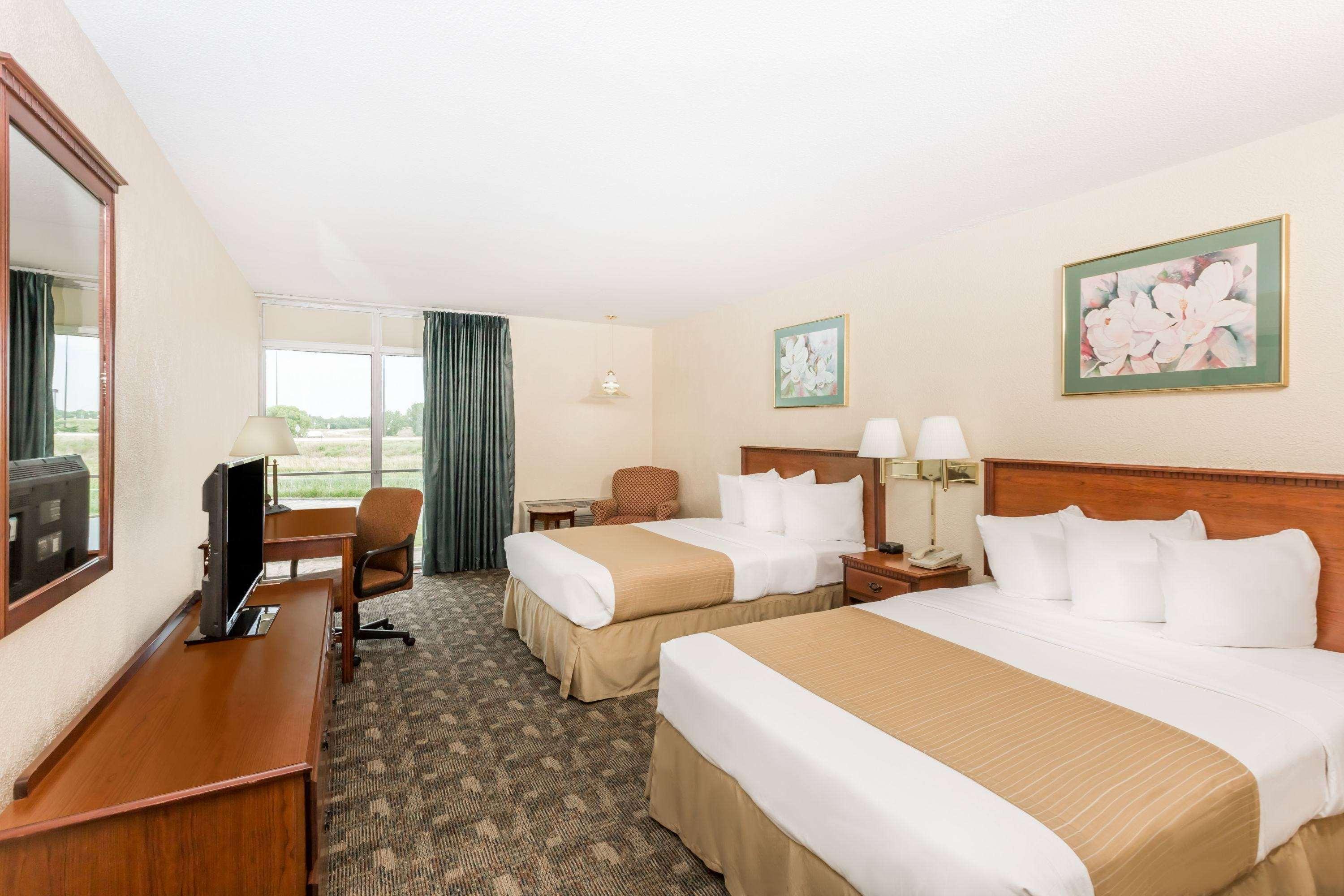 Days Inn By Wyndham Grand Island I-80 Doniphan Esterno foto