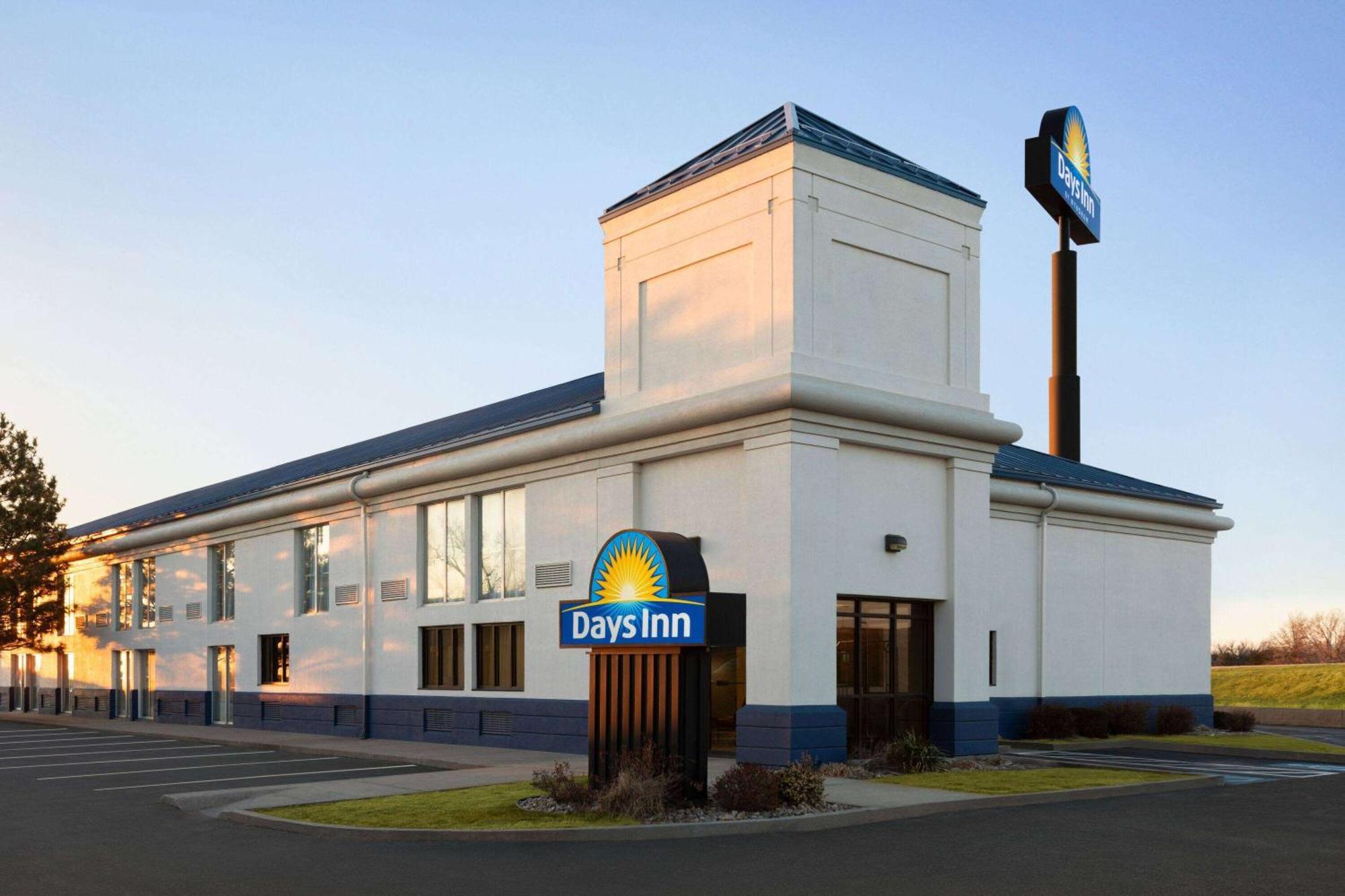 Days Inn By Wyndham Grand Island I-80 Doniphan Esterno foto