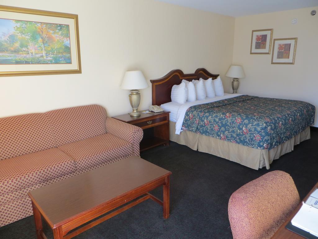 Days Inn By Wyndham Grand Island I-80 Doniphan Esterno foto