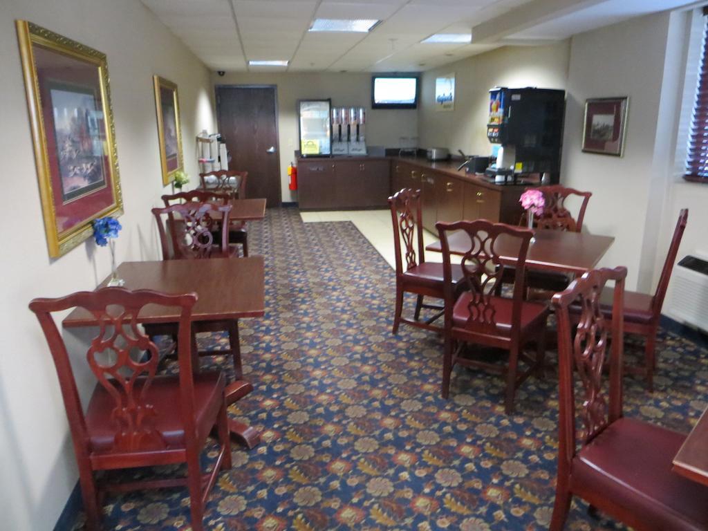 Days Inn By Wyndham Grand Island I-80 Doniphan Esterno foto