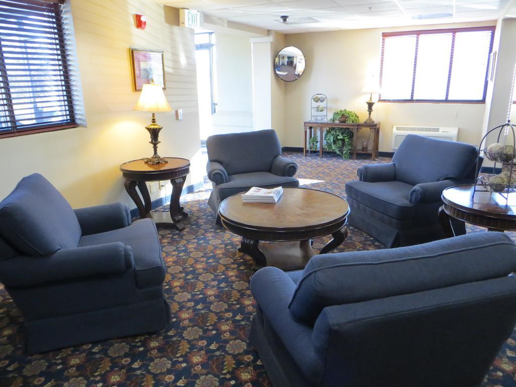Days Inn By Wyndham Grand Island I-80 Doniphan Esterno foto